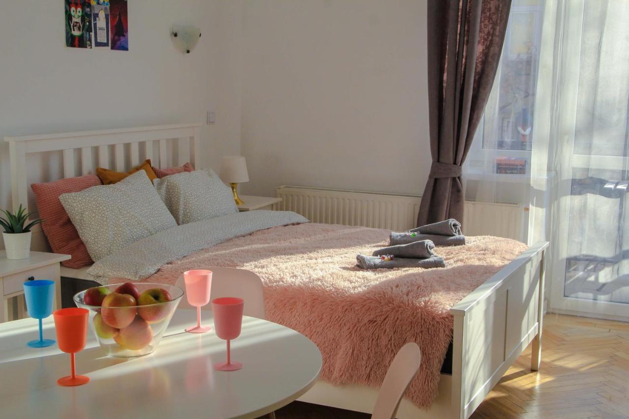 Corner 2 Cracow I Old Town I Big Studio & Balcony Krasków Εξωτερικό φωτογραφία