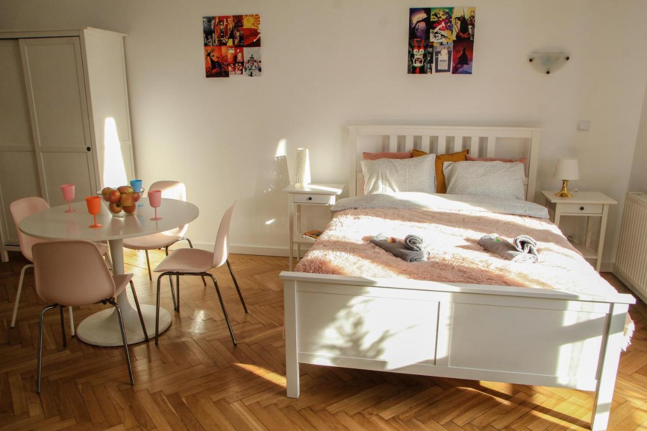 Corner 2 Cracow I Old Town I Big Studio & Balcony Krasków Εξωτερικό φωτογραφία